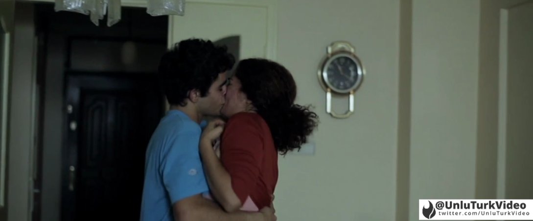 Köksüz Kadın ve Oğlunun Arkadaşı Erotik Filmi